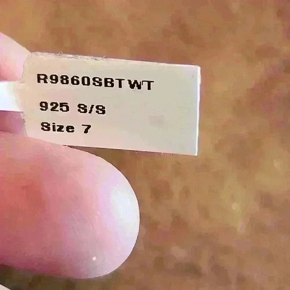 Topaz sterling silver size 7 ring - Picture 2 of 3